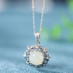 1 Piece Fashion Daisy Sterling Silver Inlay Artificial Gemstones Pendant Necklace -Cheap Jewelry Store 1631529445003235328