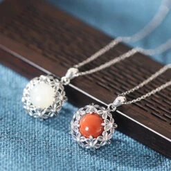 1 Piece Fashion Daisy Sterling Silver Inlay Artificial Gemstones Pendant Necklace -Cheap Jewelry Store 1631529461721731072 1