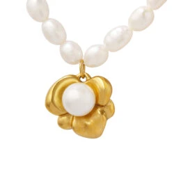 Elegant Baroque Style Irregular Flower Freshwater Pearl Titanium Steel Beaded Plating 18K Gold Plated Pendant Necklace -Cheap Jewelry Store 1648645667272396800