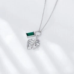 Wholesale Elegant Streetwear Leaf Sterling Silver Zircon Pendant Necklace -Cheap Jewelry Store 1650703647618764800