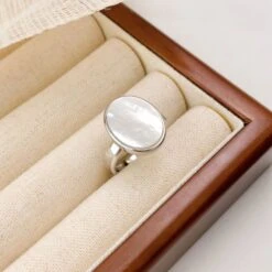 Wholesale Simple Style Oval Sterling Silver Agate Shell Open Ring -Cheap Jewelry Store 1651788669536833536