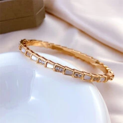 Lady Solid Color Copper Plating Inlay Fritillary Bangle -Cheap Jewelry Store 1663017761372246016