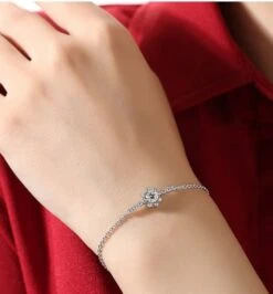 Elegant Luxurious Queen Solid Color Sterling Silver Inlay Moissanite White Gold Plated Bracelets -Cheap Jewelry Store 1665630411377741824 1