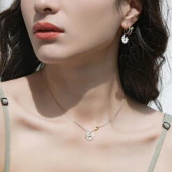 Sweet Daisy Sterling Silver Plating Inlay Zircon Pendant Necklace -Cheap Jewelry Store 1666681040556658688