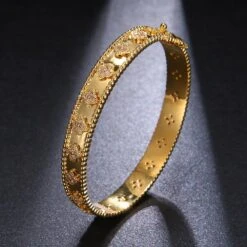 Elegant Lady Four Leaf Clover Copper Plating Inlay Zircon Bangle -Cheap Jewelry Store 1674247695809777664