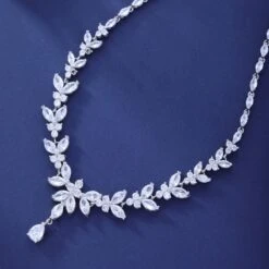 Princess Simple Style Shiny Leaf Water Droplets Copper Zircon Pendant Necklace In Bulk -Cheap Jewelry Store 1682680150141046784 1