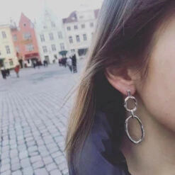 1 Pair Retro Oval Plating Hollow Out Copper Silver Plated Earrings -Cheap Jewelry Store O1CN01sv3zsh1HSICs9Z3CN 2214076130756 0 cib